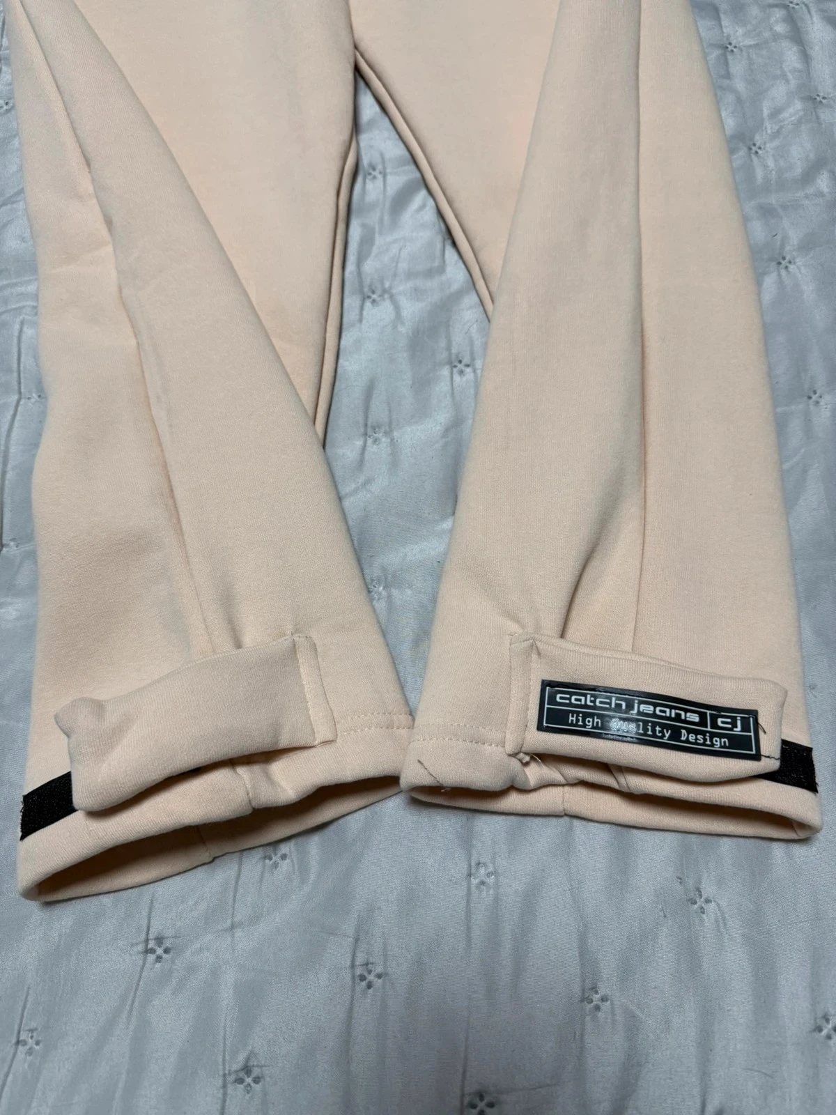Calça de moletom em cor bege/creme, de corte reto e cintura alta. – photo 4